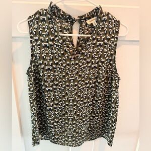 Monteau Green Animal Print Sleeveless Blouse Medium Split Neck Top